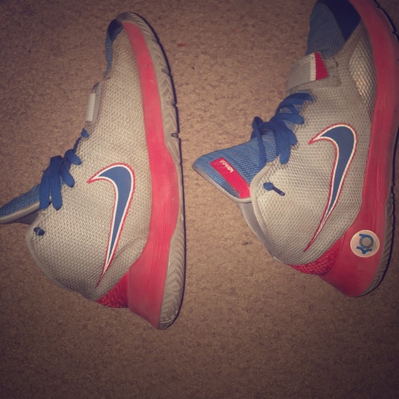 Kd’s shoes size 10.5 - Picture 1 of 4